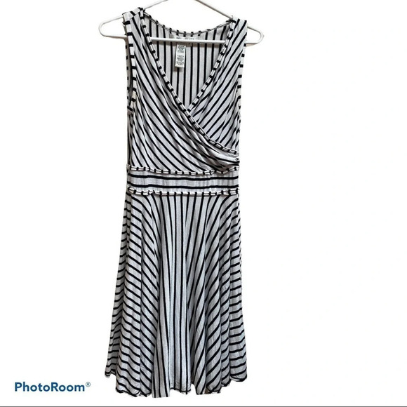 Max Studio strike white black midi sleeveless dress Sz m - Picture 1 of 9